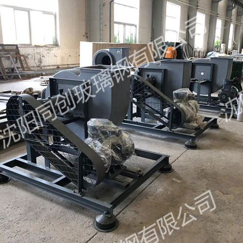 帶減震臺座玻璃鋼風機3